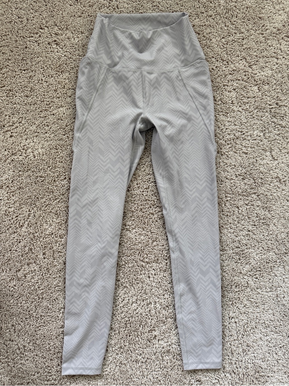 Mono B Light Gray Chevron High-Waist Leggings